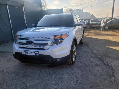 Ford EXPLORER