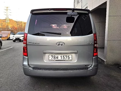 Hyundai Starex