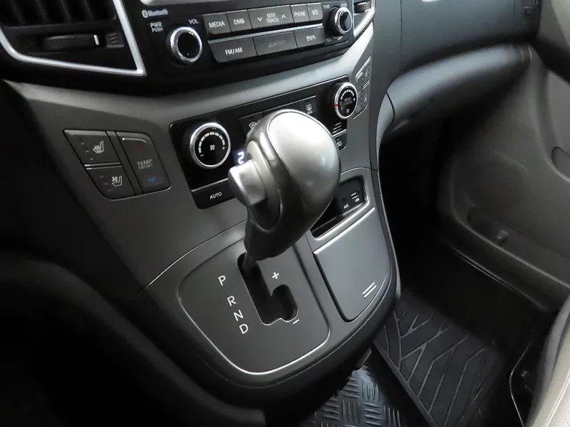 Hyundai Grand Starex