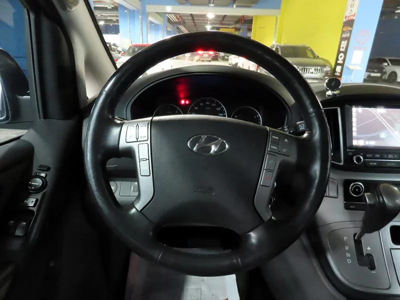 Hyundai Grand Starex