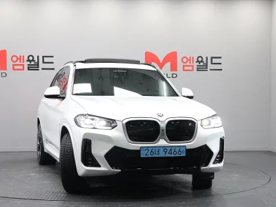 BMW iX3