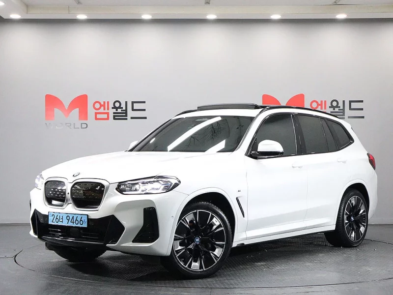 BMW iX3