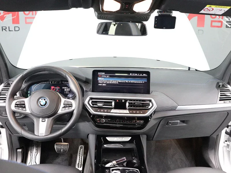 BMW iX3