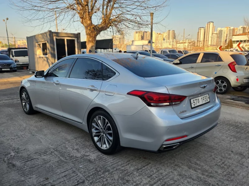 Hyundai Genesis