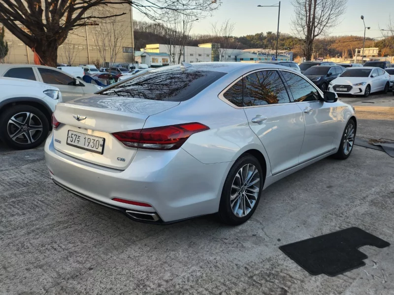 Hyundai Genesis