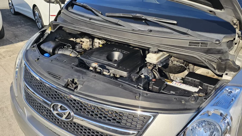 Hyundai Starex