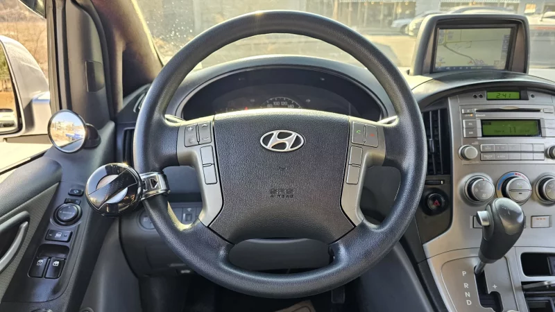 Hyundai Starex