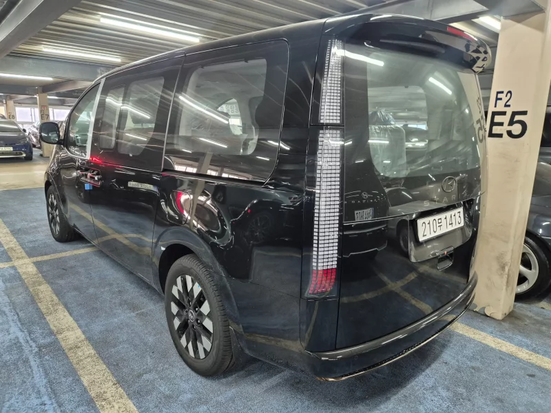 Hyundai Staria