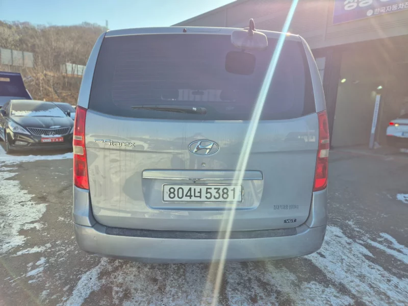 Hyundai Starex