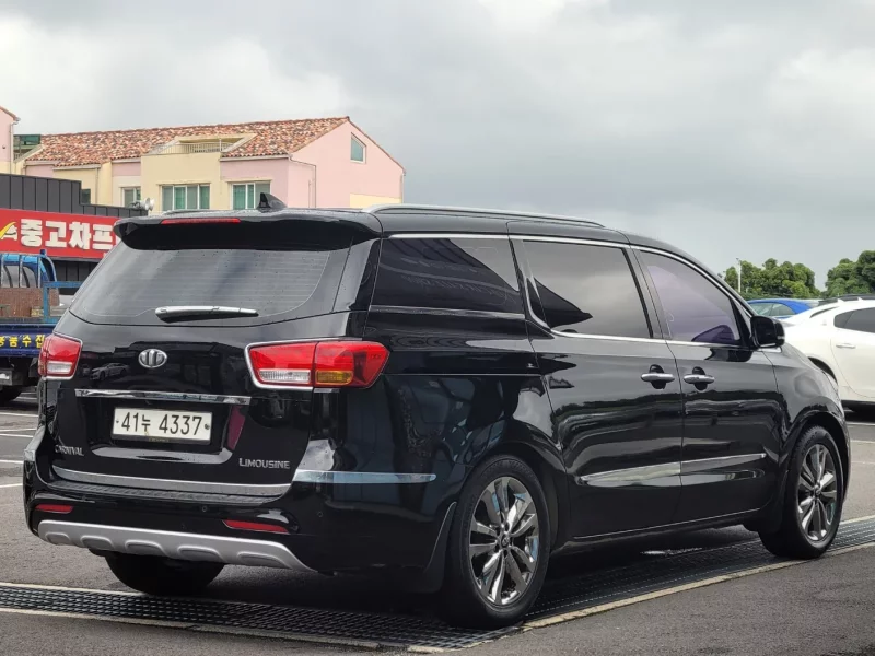 Kia Carnival