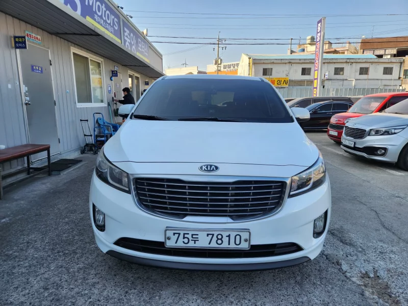 Kia Carnival