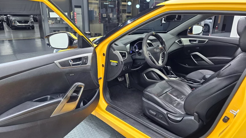 Hyundai Veloster