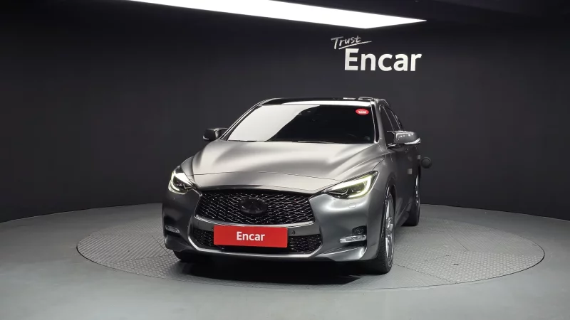 Infiniti Q30