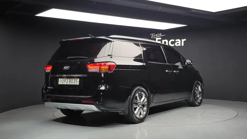 Kia Carnival