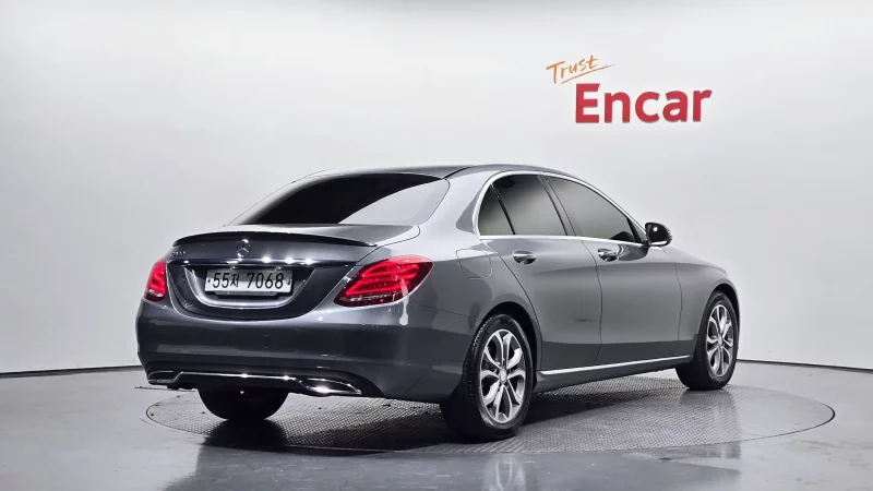 Mercedes-Benz C-Class