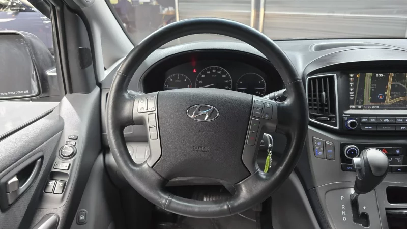 Hyundai Starex