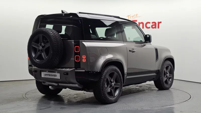Land Rover DEFENDER