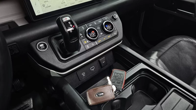Land Rover DEFENDER