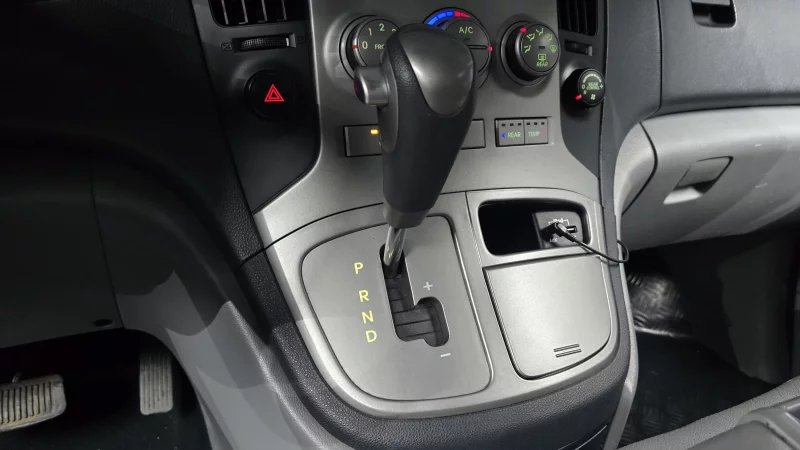 Hyundai Starex