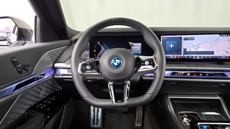 BMW i7
