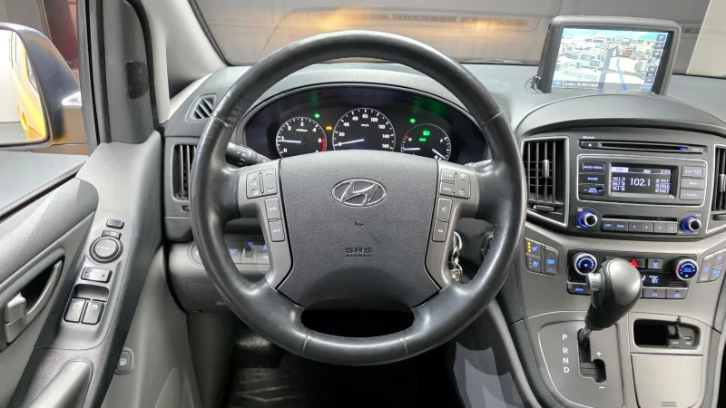 Hyundai Starex
