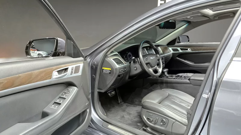 Hyundai Genesis