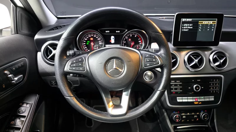 Mercedes-Benz GLA-Class