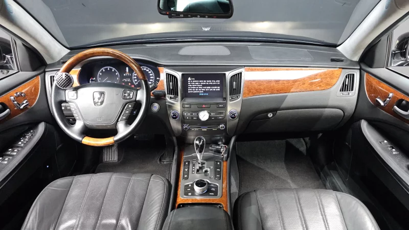 Hyundai Equus