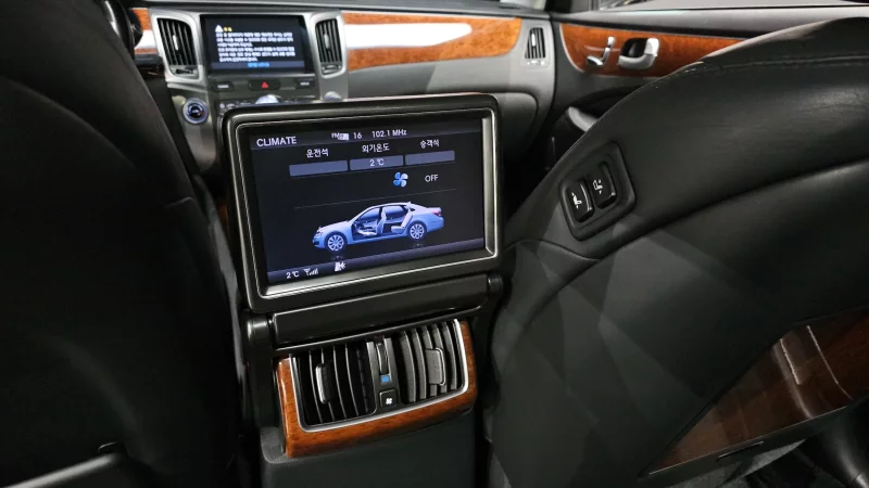 Hyundai Equus