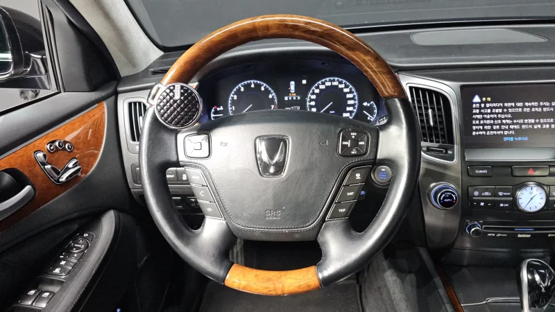 Hyundai Equus