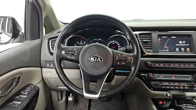 Kia Carnival