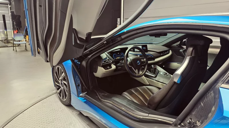 BMW i8