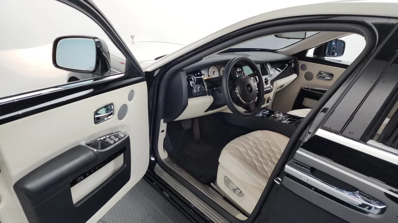 Rolls-Royce GHOST