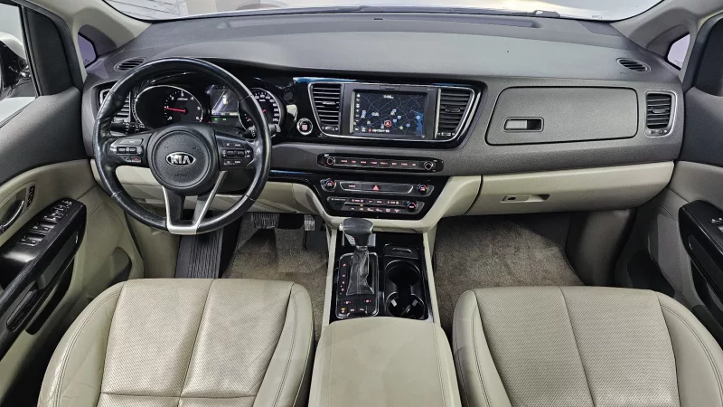 Kia Carnival