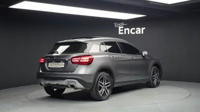 Mercedes-Benz GLA-Class