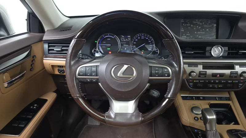 Lexus ES300h