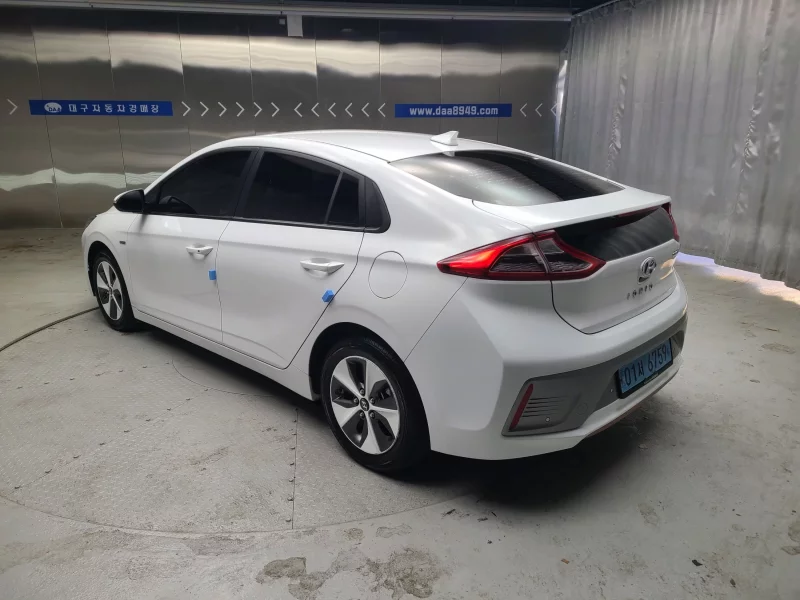 Hyundai Ioniq