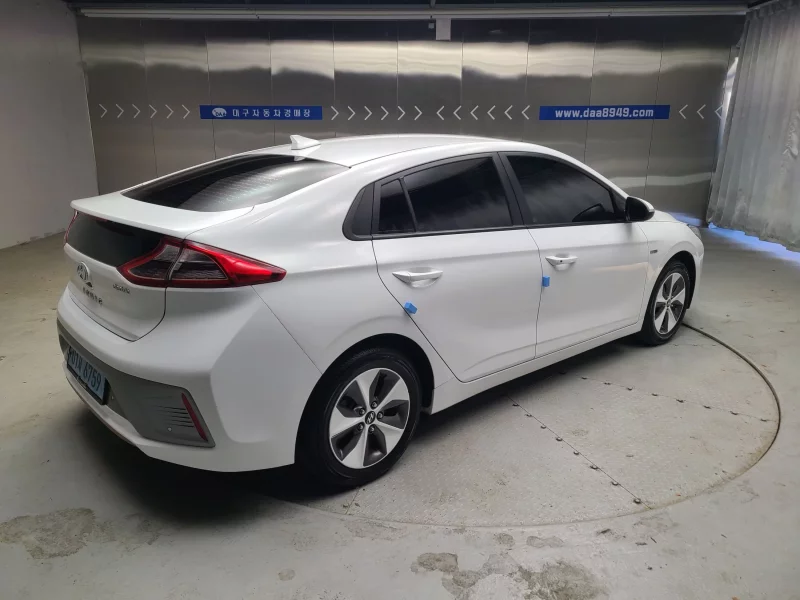 Hyundai Ioniq