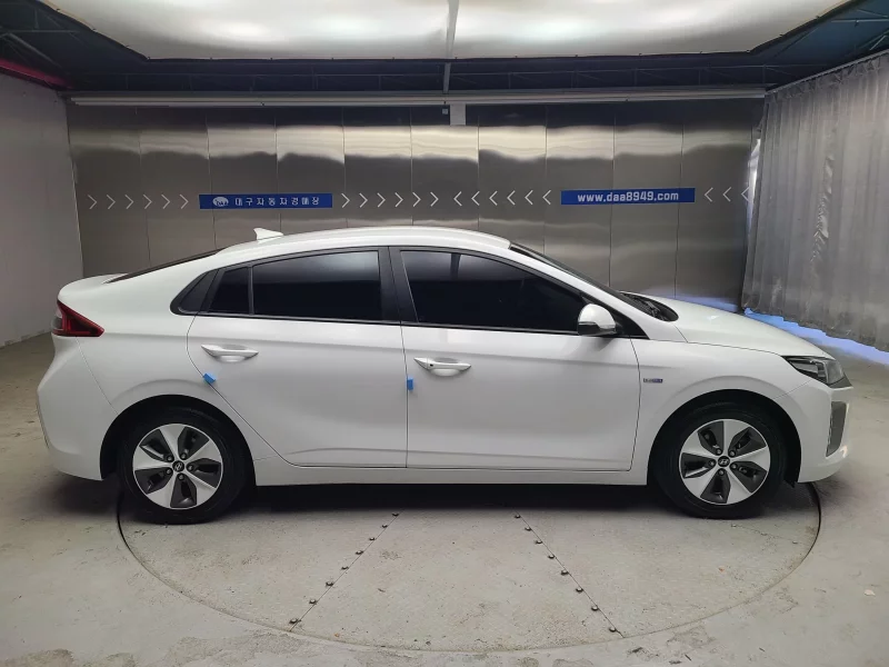 Hyundai Ioniq