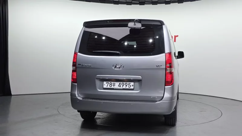 Hyundai Starex