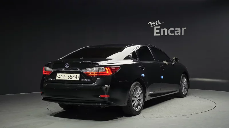 Lexus ES300h