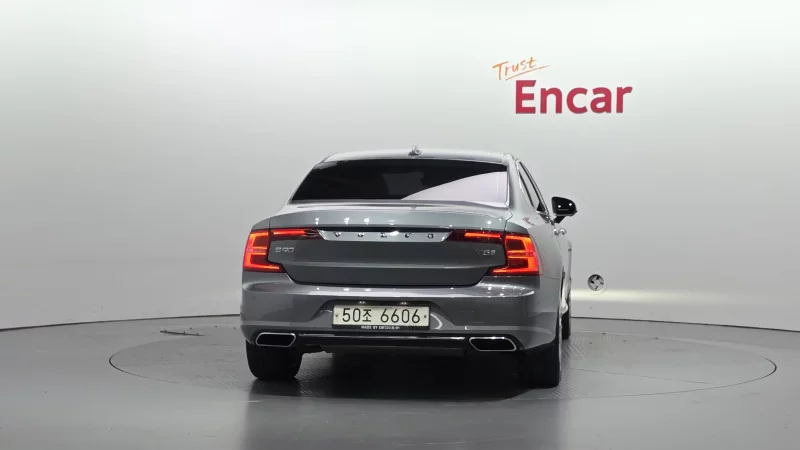 Volvo S90