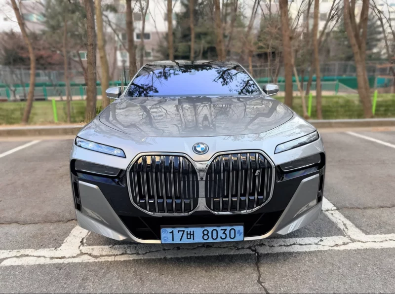 BMW i7