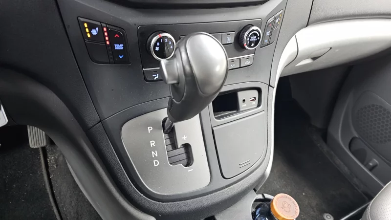 Hyundai Starex