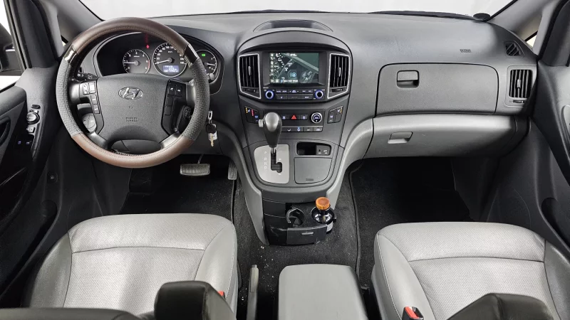 Hyundai Starex