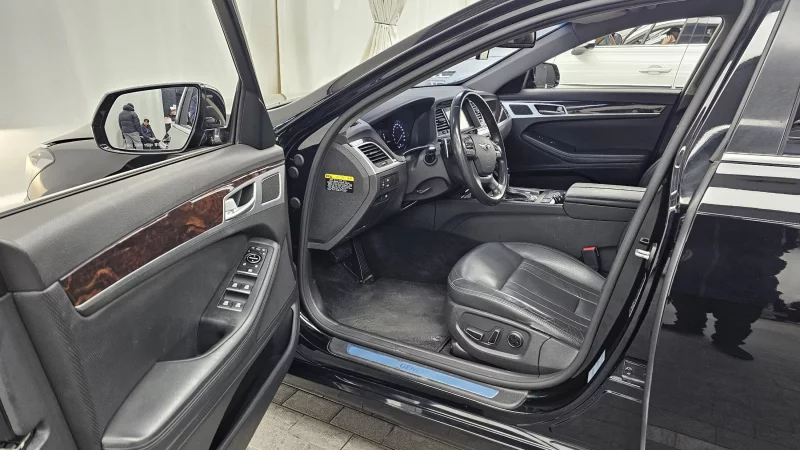 Hyundai Genesis