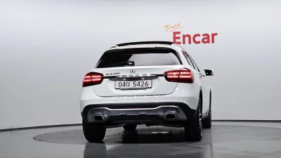 Mercedes-Benz GLA-Class