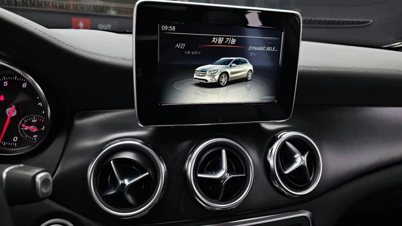 Mercedes-Benz GLA-Class