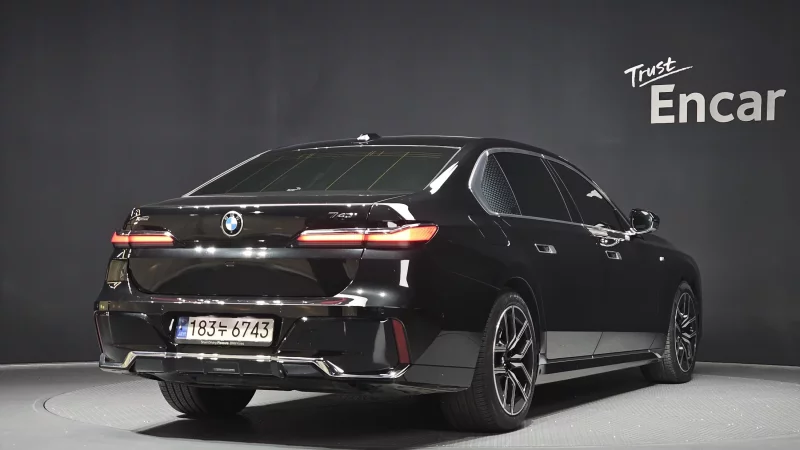 BMW 7-Series