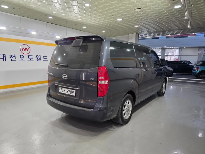 Hyundai Starex
